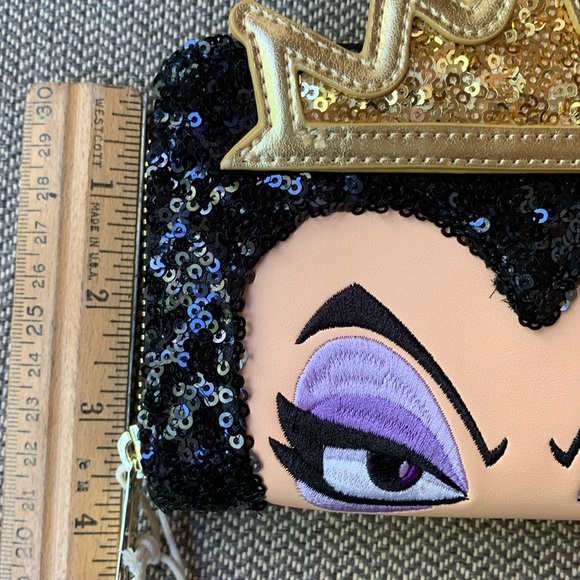 Loungefly Disney Snow White Evil Queen Sequin Cosplay Zip Around Wallet - Picture 15 of 16
